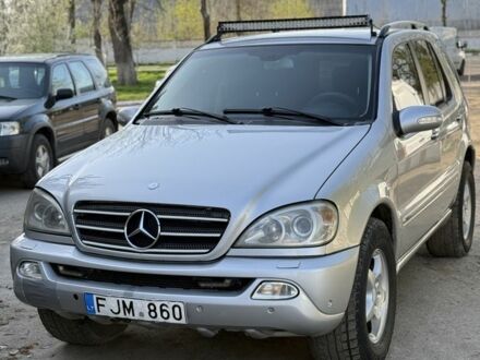 Мерседес МЛ 2005 в Стрые на Automoto.ua Серый Мерседес МЛ, объемом двигателя 2.7 л и пробегом 300 тыс. км за 5900 $, фото 1 на Automoto.ua