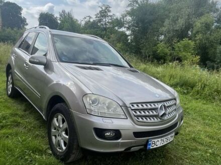 Мерседес МЛ 2006 в Перемышлянах на Automoto.ua Серый Мерседес МЛ, объемом двигателя 3 л и пробегом 250 тыс. км за 10600 $, фото 1 на Automoto.ua