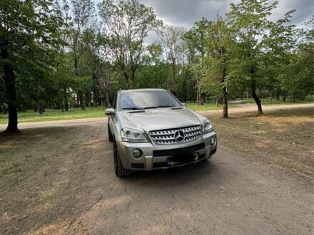 Мерседес МЛ 2006 у Кривому Розі на Automoto.ua Сірий Мерседес МЛ, об'ємом двигуна 3 л та пробігом 401 тис. км за 7000 $, фото 1 на Automoto.ua