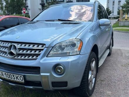 Мерседес МЛ 2006 у Києві на Automoto.ua Сірий Мерседес МЛ, об'ємом двигуна 5 л та пробігом 240 тис. км за 10700 $, фото 1 на Automoto.ua