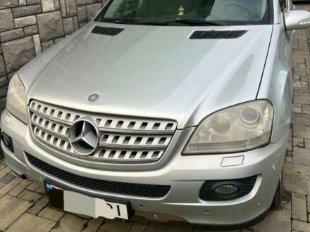 Мерседес МЛ 2007 в Львове на Automoto.ua Серый Мерседес МЛ, объемом двигателя 2.9 л и пробегом 400 тыс. км за 455000 $, фото 1 на Automoto.ua