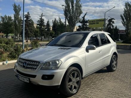 Мерседес МЛ 2008 в Дружковке на Automoto.ua Серый Мерседес МЛ, объемом двигателя 3 л и пробегом 373 тыс. км за 11300 $, фото 1 на Automoto.ua