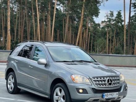 Мерседес МЛ 2009 у Буче на Automoto.ua Сірий Мерседес МЛ, об'ємом двигуна 3 л та пробігом 181 тис. км за 13000 $, фото 1 на Automoto.ua