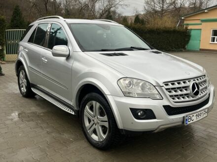 Мерседес МЛ 2009 в Львове на Automoto.ua Серый Мерседес МЛ, объемом двигателя 3.5 л и пробегом 120 тыс. км за 13999 $, фото 1 на Automoto.ua