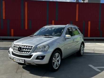 Мерседес МЛ 2010 у Києві на Automoto.ua Сірий Мерседес МЛ, об'ємом двигуна 3 л та пробігом 240 тис. км за 15999 $, фото 1 на Automoto.ua