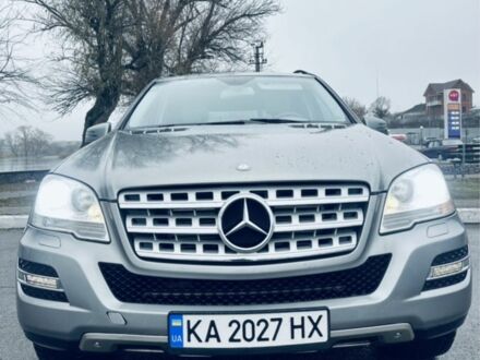 Мерседес МЛ 2011 в Белой Церкве на Automoto.ua Серый Мерседес МЛ, объемом двигателя 3 л и пробегом 401 тыс. км за 16000 $, фото 1 на Automoto.ua