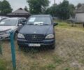Синий Мерседес МЛ, объемом двигателя 3.2 л и пробегом 320 тыс. км за 4950 $, фото 2 на Automoto.ua