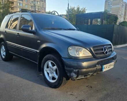 Синій Мерседес МЛ, об'ємом двигуна 2.7 л та пробігом 440 тис. км за 5000 $, фото 2 на Automoto.ua