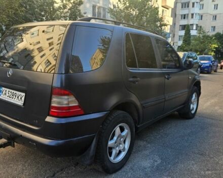 Синій Мерседес МЛ, об'ємом двигуна 2.7 л та пробігом 440 тис. км за 5000 $, фото 6 на Automoto.ua