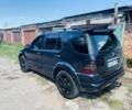Синий Мерседес МЛ, объемом двигателя 3.2 л и пробегом 322 тыс. км за 4999 $, фото 3 на Automoto.ua