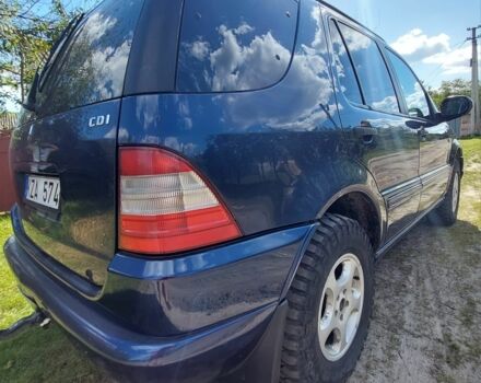 Синій Мерседес МЛ, об'ємом двигуна 0 л та пробігом 255 тис. км за 3999 $, фото 1 на Automoto.ua