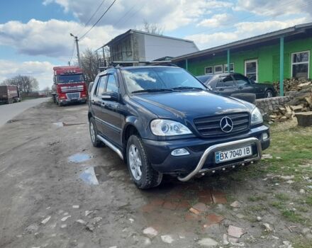 Синий Мерседес МЛ, объемом двигателя 2.7 л и пробегом 305 тыс. км за 7300 $, фото 2 на Automoto.ua