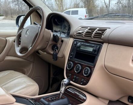 Синій Мерседес МЛ, об'ємом двигуна 2.7 л та пробігом 260 тис. км за 4899 $, фото 16 на Automoto.ua