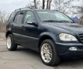 Синій Мерседес МЛ, об'ємом двигуна 2.7 л та пробігом 260 тис. км за 4899 $, фото 3 на Automoto.ua