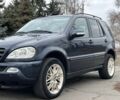 Синій Мерседес МЛ, об'ємом двигуна 2.7 л та пробігом 260 тис. км за 4899 $, фото 5 на Automoto.ua