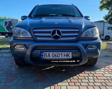 Синий Мерседес МЛ, объемом двигателя 3.5 л и пробегом 188 тыс. км за 8500 $, фото 2 на Automoto.ua