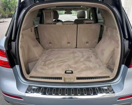 Синій Мерседес МЛ, об'ємом двигуна 3.5 л та пробігом 142 тис. км за 4600 $, фото 23 на Automoto.ua
