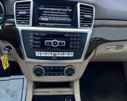 Синій Мерседес МЛ, об'ємом двигуна 3.5 л та пробігом 142 тис. км за 4600 $, фото 22 на Automoto.ua