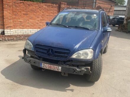 Мерседес МЛ 2001 у Сумах на Automoto.ua Синій Мерседес МЛ, об'ємом двигуна 2.7 л та пробігом 300 тис. км за 2658 $, фото 1 на Automoto.ua