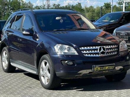 Мерседес МЛ 2005 в Черновцах на Automoto.ua Синий Мерседес МЛ, объемом двигателя 3 л и пробегом 322 тыс. км за 11600 $, фото 1 на Automoto.ua