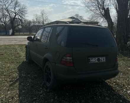 Зеленый Мерседес МЛ, объемом двигателя 4 л и пробегом 245 тыс. км за 1800 $, фото 6 на Automoto.ua