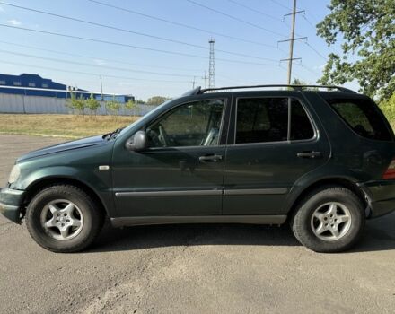 Зелений Мерседес МЛ, об'ємом двигуна 2.7 л та пробігом 326 тис. км за 3400 $, фото 2 на Automoto.ua
