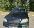 Зелений Мерседес МЛ, об'ємом двигуна 2.7 л та пробігом 326 тис. км за 3400 $, фото 1 на Automoto.ua