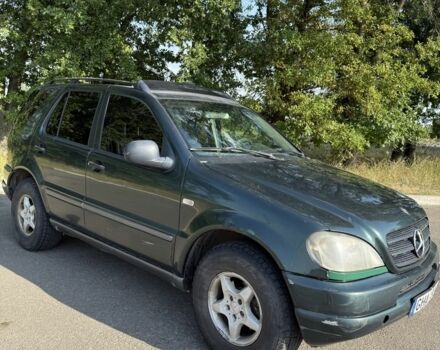 Зелений Мерседес МЛ, об'ємом двигуна 2.7 л та пробігом 326 тис. км за 3400 $, фото 5 на Automoto.ua