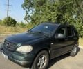Зелений Мерседес МЛ, об'ємом двигуна 2.7 л та пробігом 326 тис. км за 3400 $, фото 4 на Automoto.ua