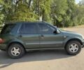 Зелений Мерседес МЛ, об'ємом двигуна 2.7 л та пробігом 326 тис. км за 3400 $, фото 3 на Automoto.ua