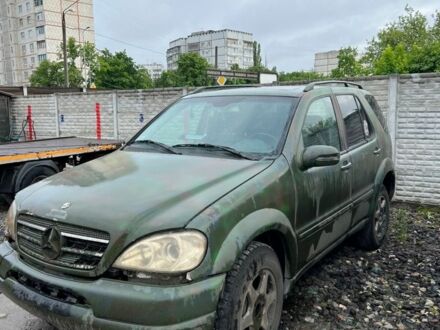 Мерседес МЛ 2001 в Харькове на Automoto.ua Зеленый Мерседес МЛ, объемом двигателя 4 л и пробегом 300 тыс. км за 3500 $, фото 1 на Automoto.ua