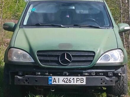 Мерседес МЛ 2002 в Василькове на Automoto.ua Зеленый Мерседес МЛ, объемом двигателя 2.7 л и пробегом 350 тыс. км за 170000 $, фото 1 на Automoto.ua