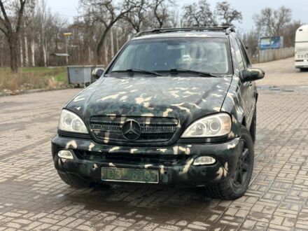 Мерседес МЛ 2002 в Краматорске на Automoto.ua Зеленый Мерседес МЛ, объемом двигателя 4 л и пробегом 400 тыс. км за 2658 $, фото 1 на Automoto.ua