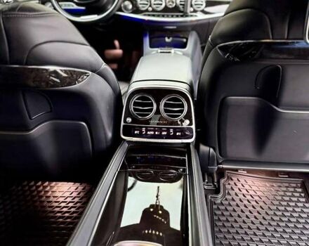 Черный Мерседес Майбах, объемом двигателя 6 л и пробегом 88 тыс. км за 68000 $, фото 49 на Automoto.ua