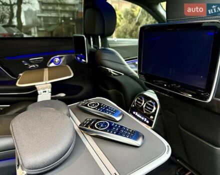 Черный Мерседес Майбах, объемом двигателя 6 л и пробегом 88 тыс. км за 68000 $, фото 34 на Automoto.ua