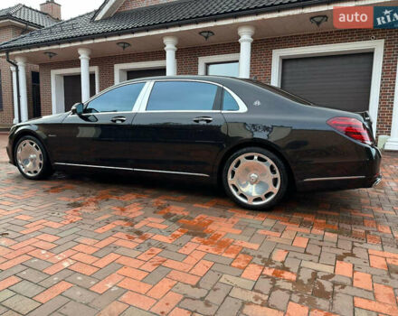 Черный Мерседес Майбах, объемом двигателя 3.98 л и пробегом 66 тыс. км за 85000 $, фото 7 на Automoto.ua
