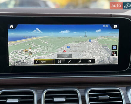 Черный Мерседес Майбах, объемом двигателя 3.98 л и пробегом 60 тыс. км за 150000 $, фото 16 на Automoto.ua