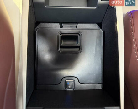 Черный Мерседес Майбах, объемом двигателя 3.98 л и пробегом 60 тыс. км за 150000 $, фото 41 на Automoto.ua