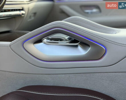 Черный Мерседес Майбах, объемом двигателя 3.98 л и пробегом 60 тыс. км за 150000 $, фото 12 на Automoto.ua