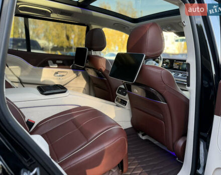 Черный Мерседес Майбах, объемом двигателя 3.98 л и пробегом 60 тыс. км за 150000 $, фото 34 на Automoto.ua