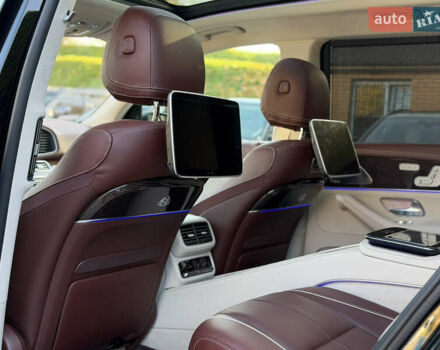 Черный Мерседес Майбах, объемом двигателя 3.98 л и пробегом 60 тыс. км за 150000 $, фото 27 на Automoto.ua