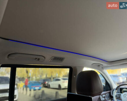 Черный Мерседес Майбах, объемом двигателя 3.98 л и пробегом 60 тыс. км за 150000 $, фото 42 на Automoto.ua