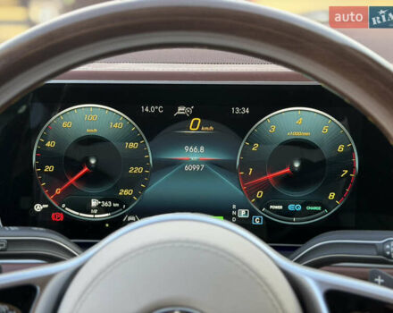 Черный Мерседес Майбах, объемом двигателя 3.98 л и пробегом 60 тыс. км за 150000 $, фото 14 на Automoto.ua