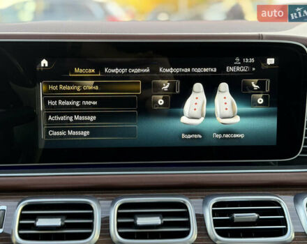 Черный Мерседес Майбах, объемом двигателя 3.98 л и пробегом 60 тыс. км за 150000 $, фото 19 на Automoto.ua