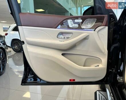 Черный Мерседес Майбах, объемом двигателя 4 л и пробегом 56 тыс. км за 154900 $, фото 12 на Automoto.ua