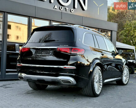 Черный Мерседес Майбах, объемом двигателя 3.98 л и пробегом 98 тыс. км за 154900 $, фото 16 на Automoto.ua