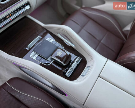 Черный Мерседес Майбах, объемом двигателя 3.98 л и пробегом 98 тыс. км за 154900 $, фото 38 на Automoto.ua