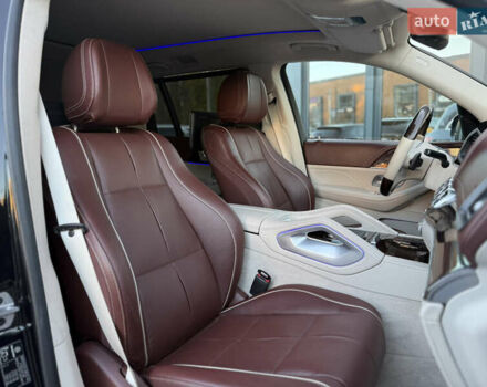 Черный Мерседес Майбах, объемом двигателя 3.98 л и пробегом 98 тыс. км за 154900 $, фото 87 на Automoto.ua