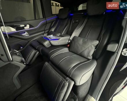 Черный Мерседес Майбах, объемом двигателя 3.98 л и пробегом 1 тыс. км за 232461 $, фото 24 на Automoto.ua