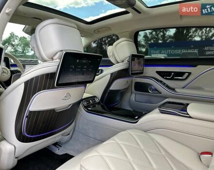 Черный Мерседес Майбах, объемом двигателя 6 л и пробегом 19 тыс. км за 209900 $, фото 88 на Automoto.ua